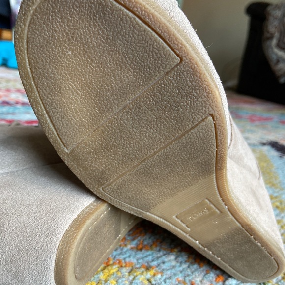 Tom’s desert bootie wedges! - Picture 8 of 8